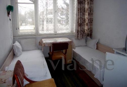 Cozy room with two beds in the center of Hisar. He has a pri